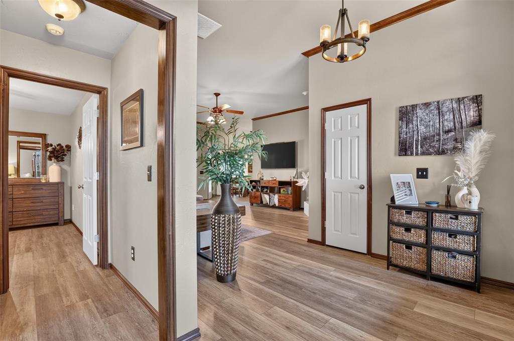 300 Crossland Court Property Photo 33