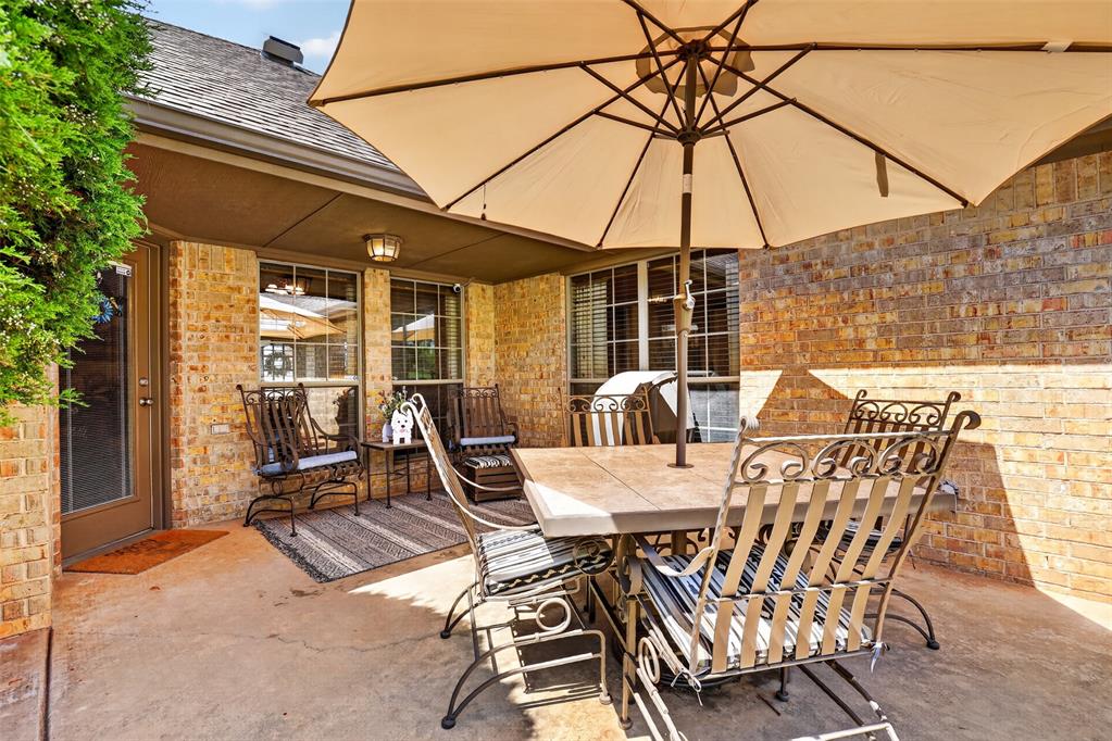 300 Crossland Court Property Photo 38
