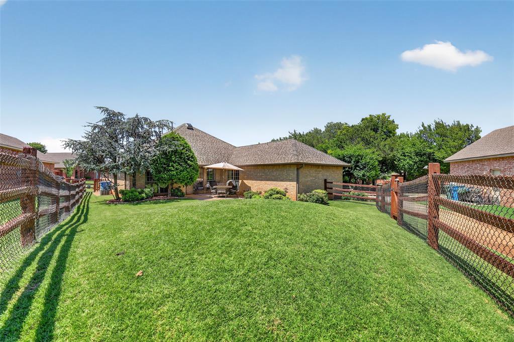 300 Crossland Court Property Photo 41