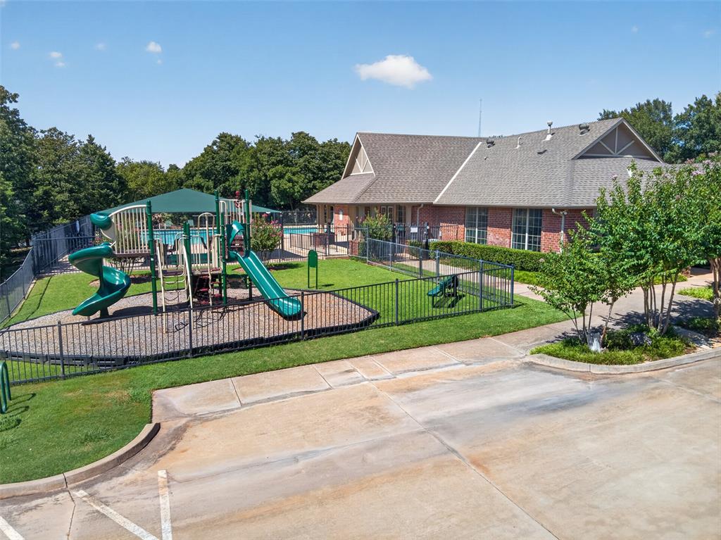 300 Crossland Court Property Photo 44