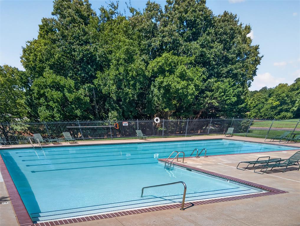 300 Crossland Court Property Photo 45