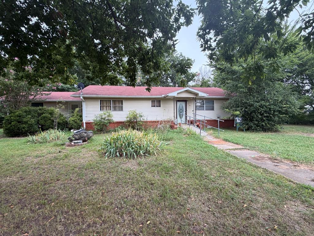 106 S 4th Avenue Property Photo 1