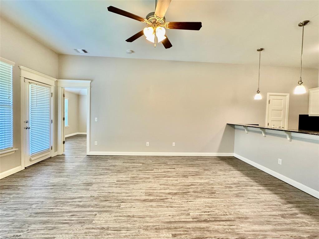 1001 Merlin Drive 1001 - 1003 Property Photo 6