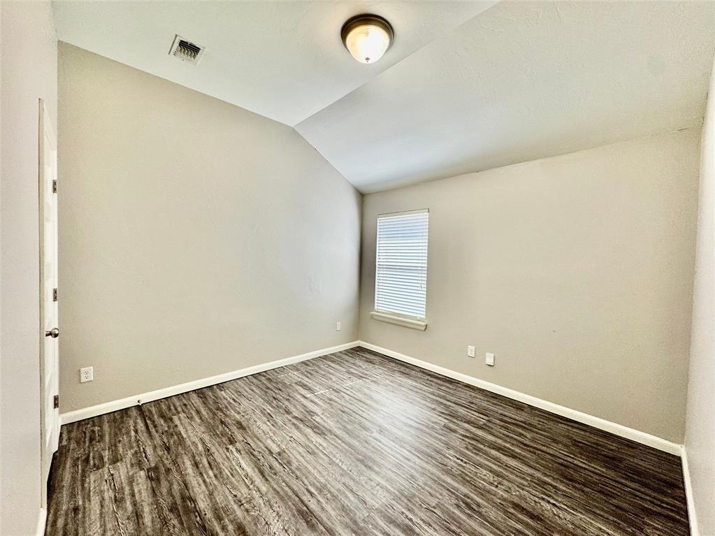 1001 Merlin Drive 1001 - 1003 Property Photo 29