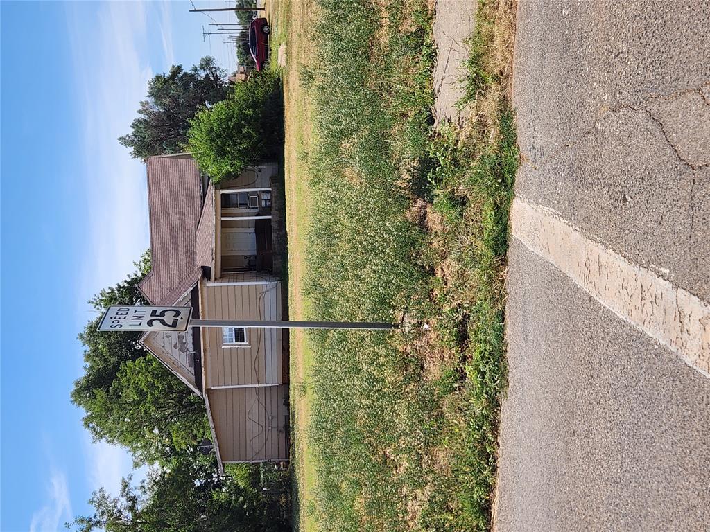 320 N Jackson Street Property Photo 4
