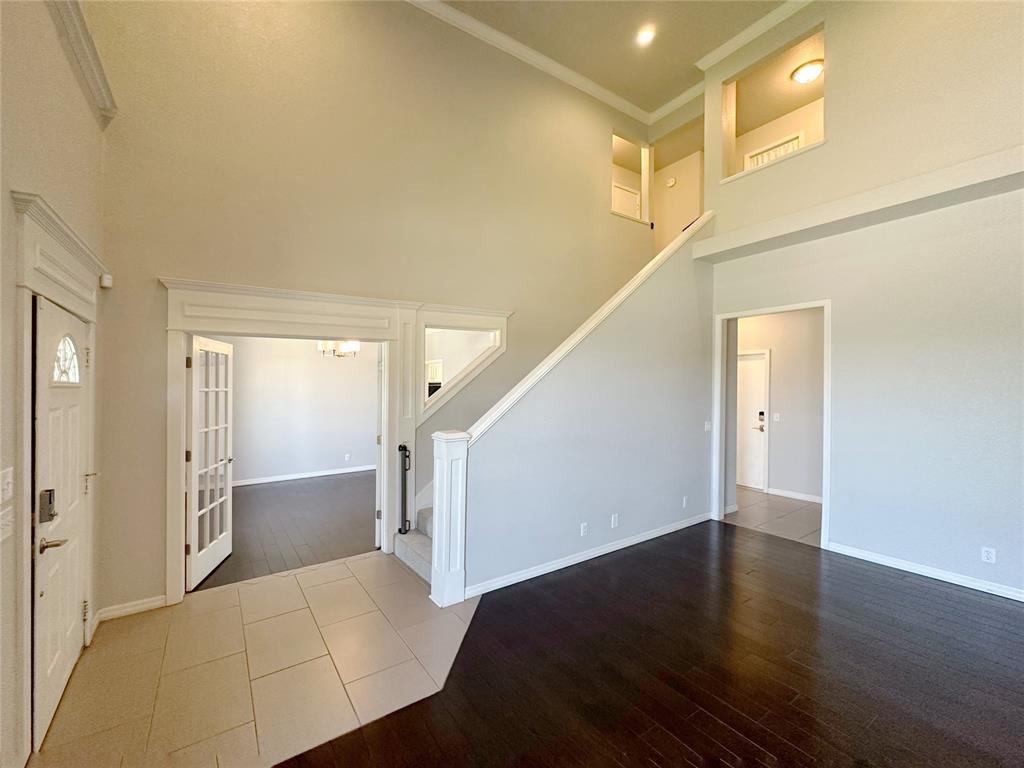 2812 Eaton Drive Property Photo 3