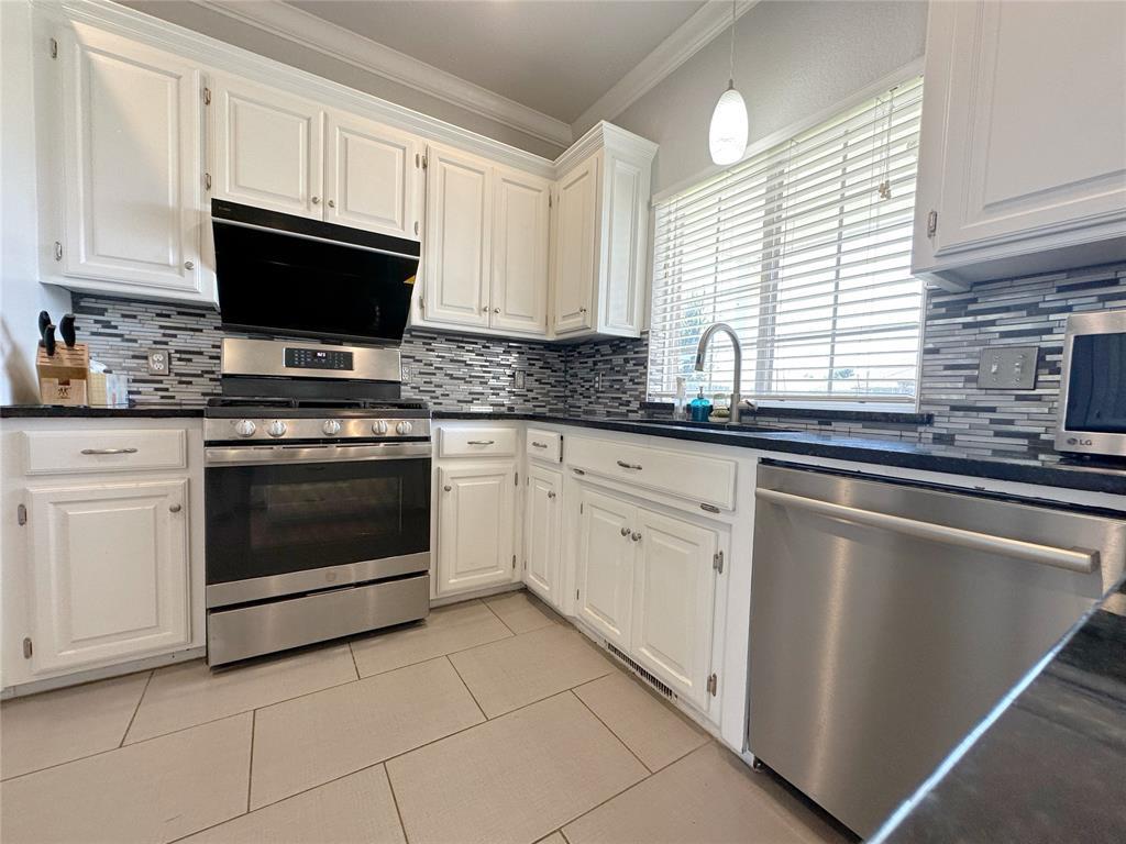 2812 Eaton Drive Property Photo 6