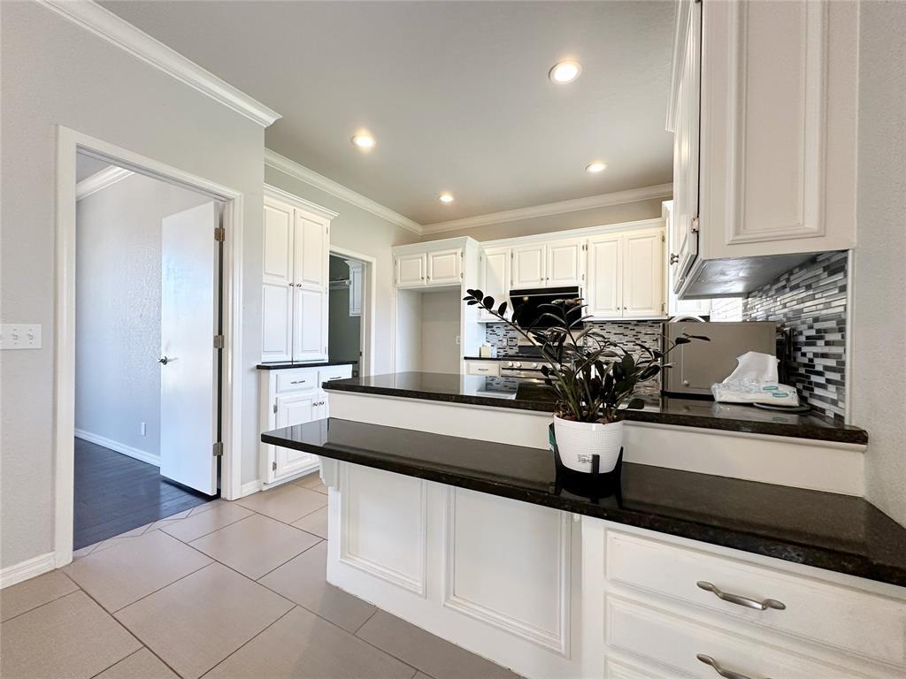 2812 Eaton Drive Property Photo 8