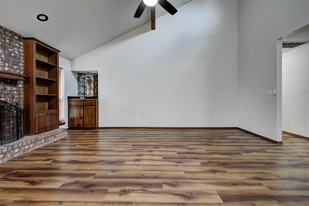 2115 Teresa Drive Property Photo 6