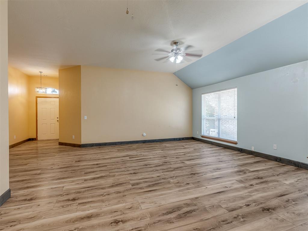 825 Oak Creek Drive Property Photo 7