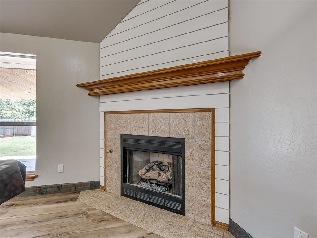 825 Oak Creek Drive Property Photo 17