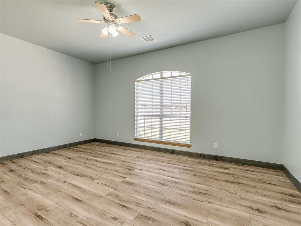825 Oak Creek Drive Property Photo 18