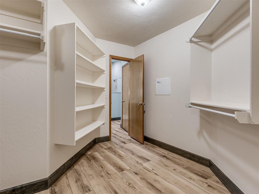 825 Oak Creek Drive Property Photo 26