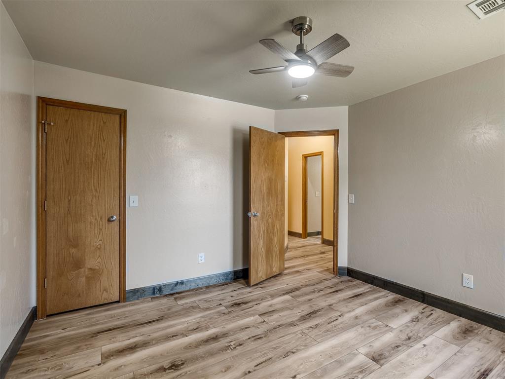 825 Oak Creek Drive Property Photo 28