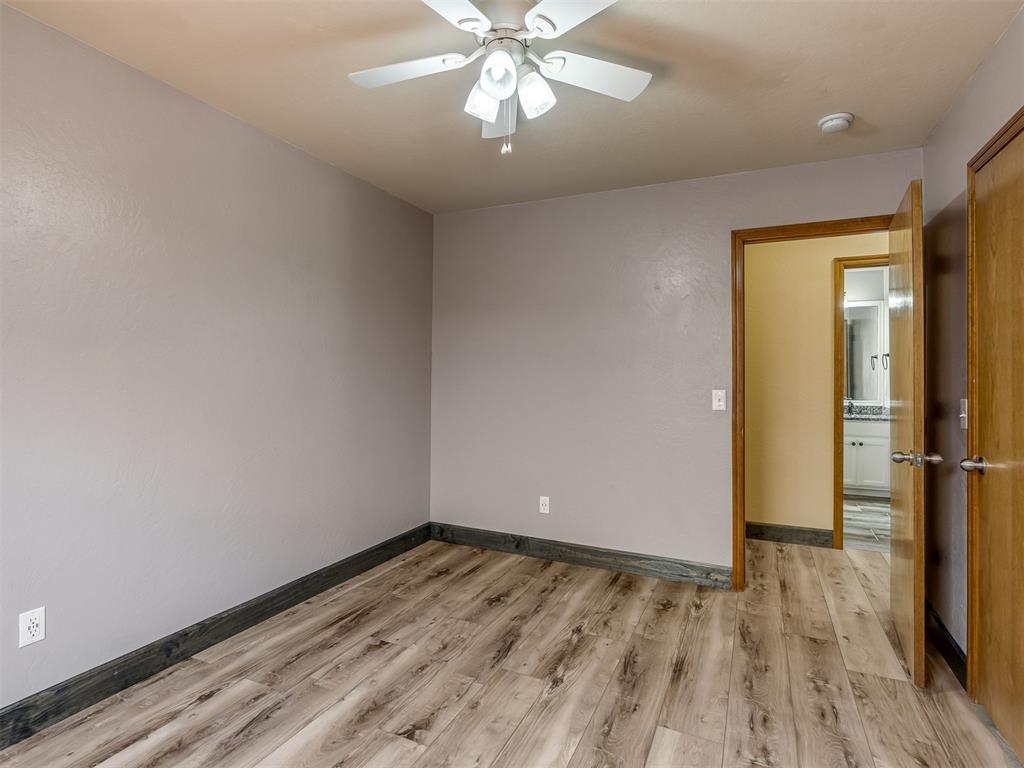 825 Oak Creek Drive Property Photo 32