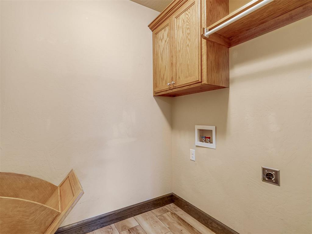 825 Oak Creek Drive Property Photo 35