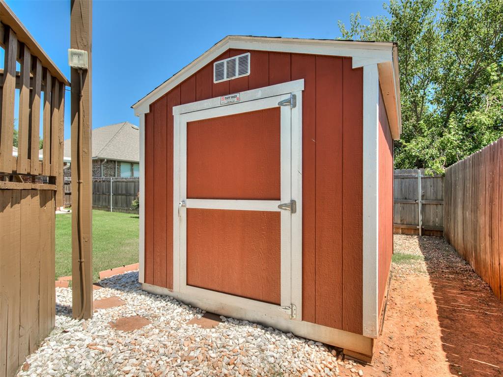 825 Oak Creek Drive Property Photo 41