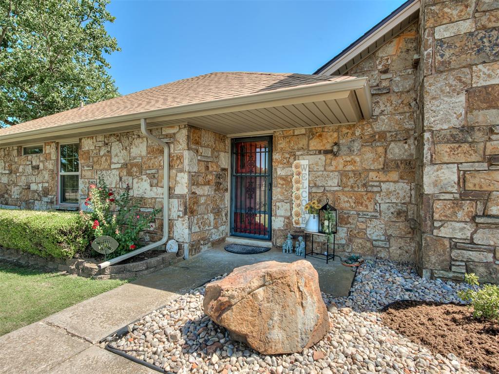4 Cedar Lake Lane Property Photo 6