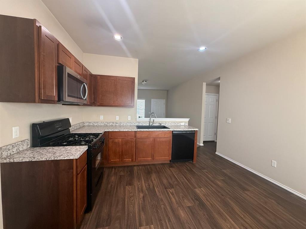 9813 High Noon Road Property Photo 7