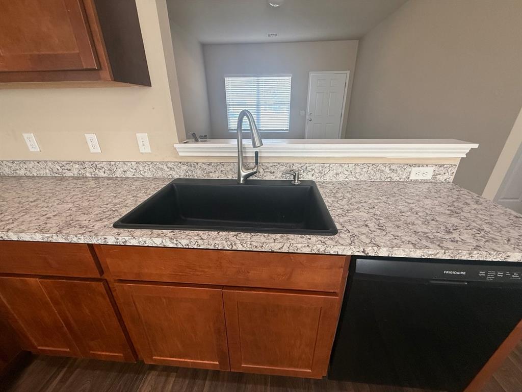 9813 High Noon Road Property Photo 8