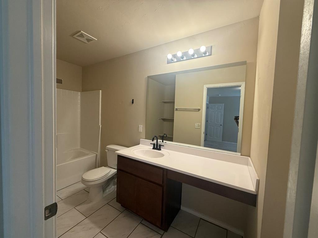 9813 High Noon Road Property Photo 14