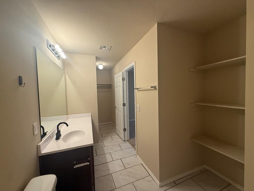 9813 High Noon Road Property Photo 15
