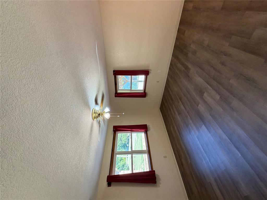 8 Baker Street Property Photo 4