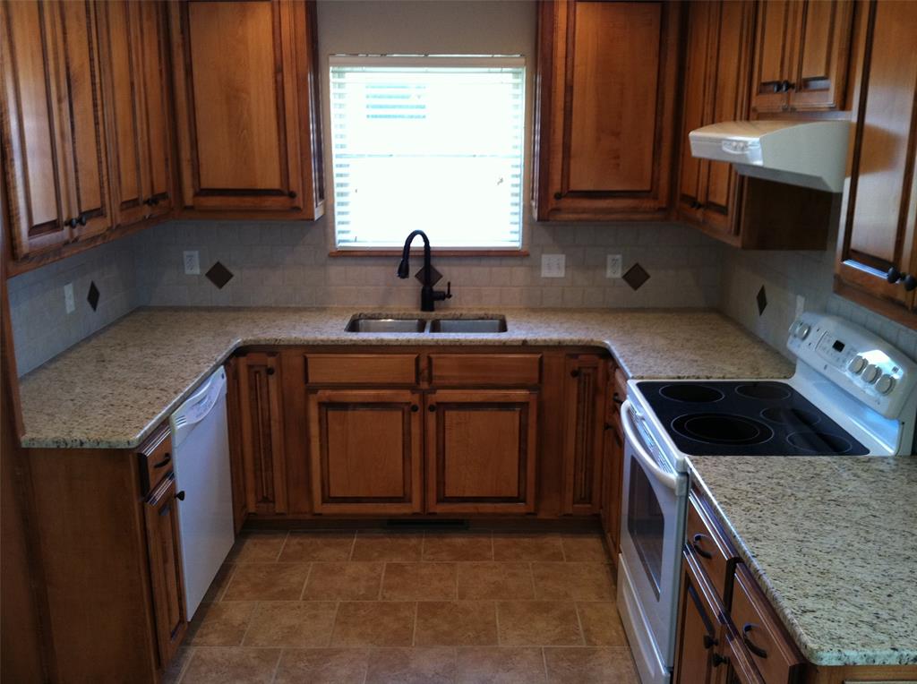 2733 Walnut Road Property Photo 4
