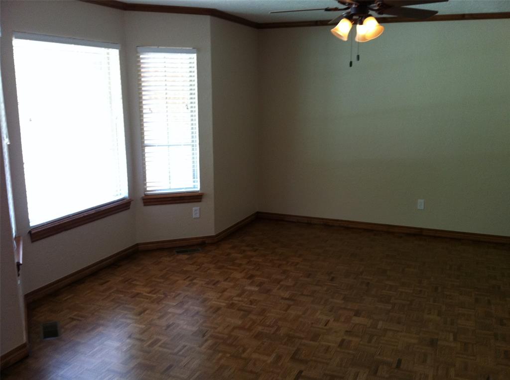 2733 Walnut Road Property Photo 5