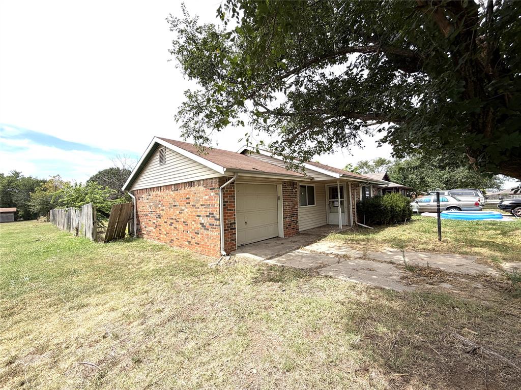 1819 W Midland Street Property Photo 3