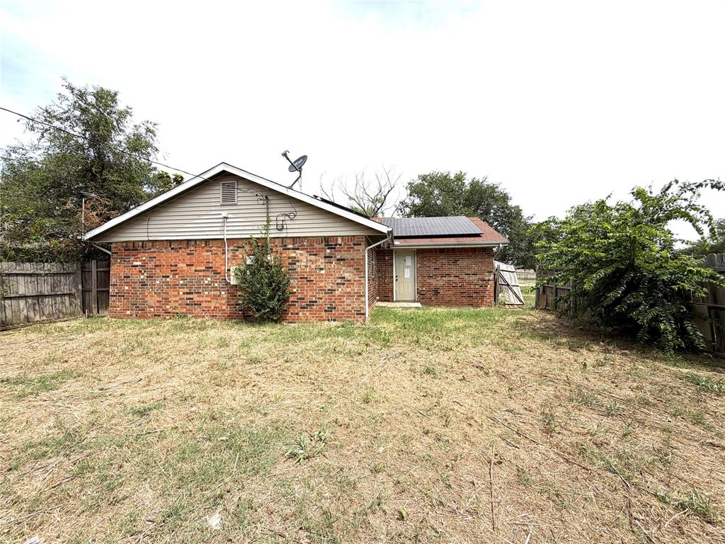 1819 W Midland Street Property Photo 4