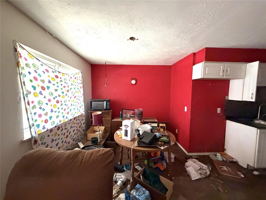 1819 W Midland Street Property Photo 6