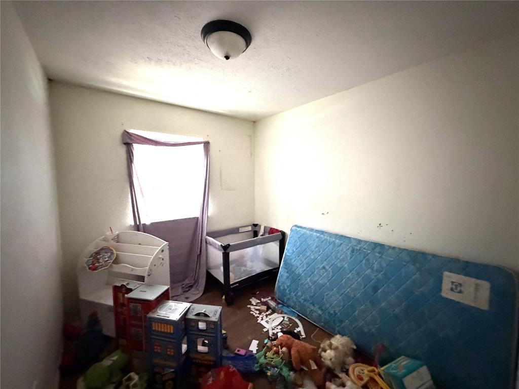 1819 W Midland Street Property Photo 8