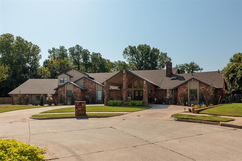1530 Spring Creek Drive Property Photo 3