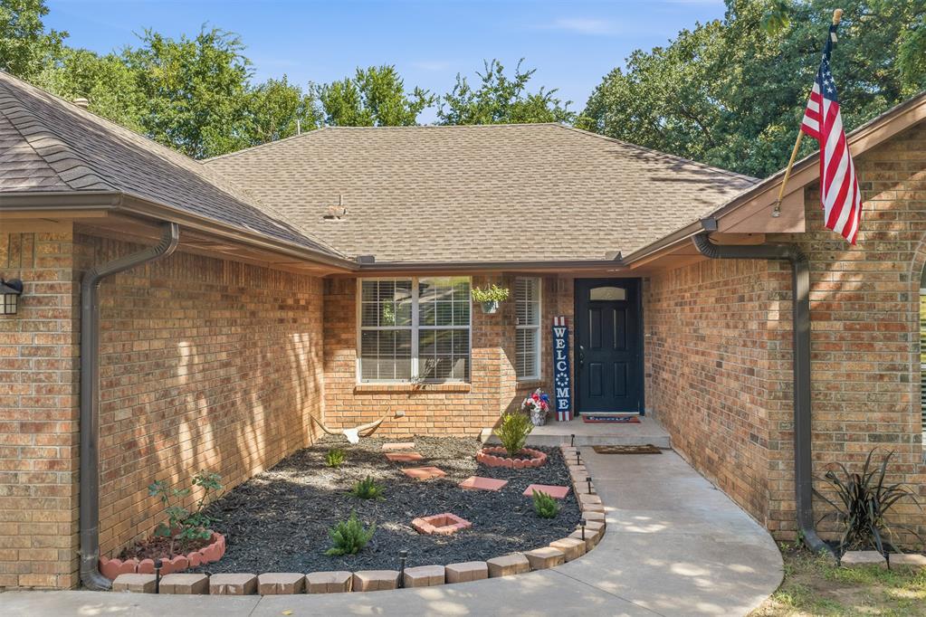 127 Tanglewood Drive Property Photo 2