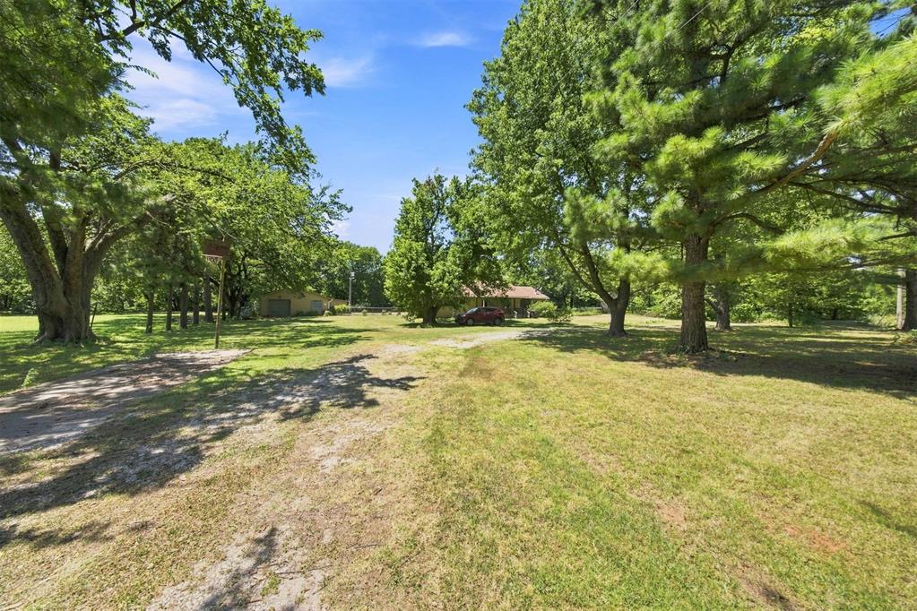 662 S Range Road Property Photo 4
