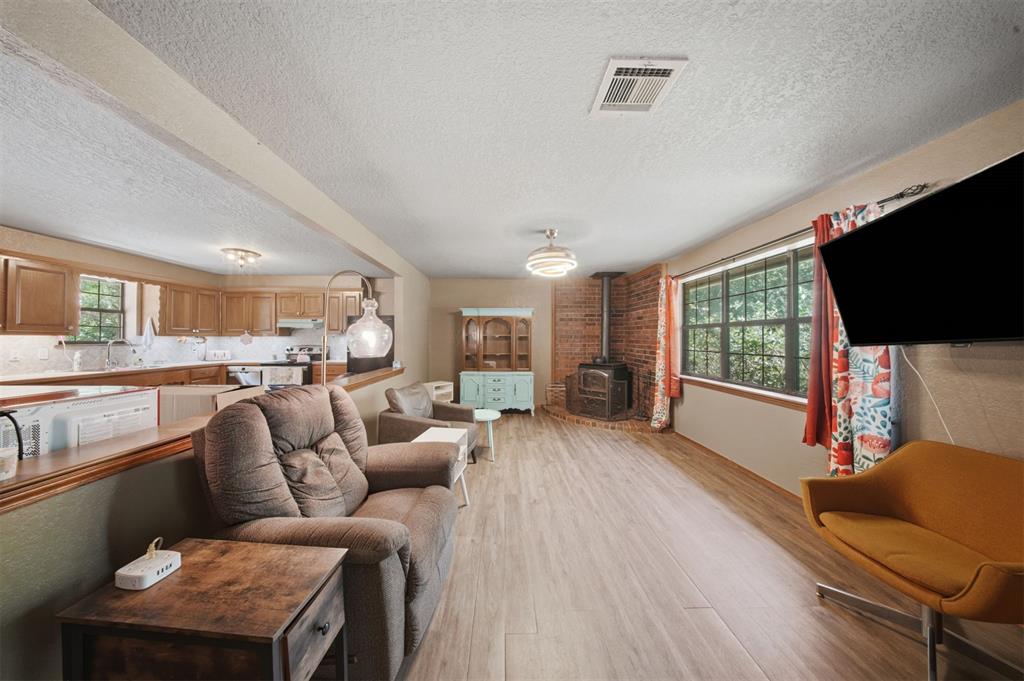 662 S Range Road Property Photo 8