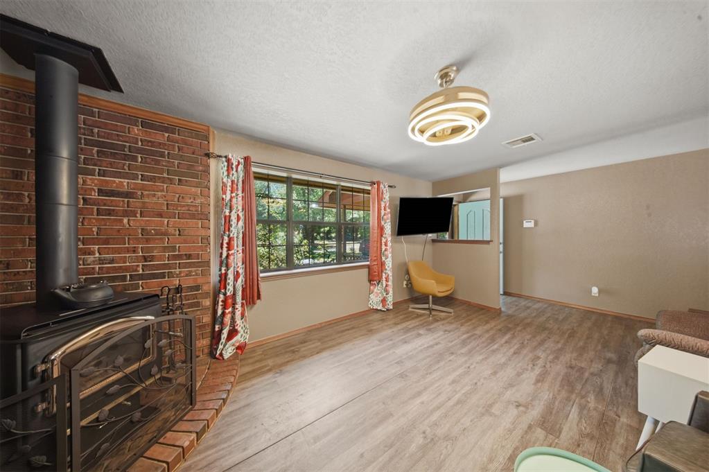 662 S Range Road Property Photo 10