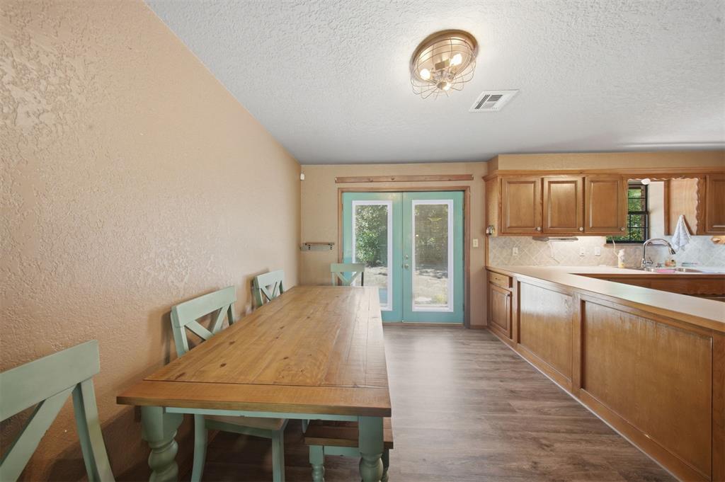 662 S Range Road Property Photo 11