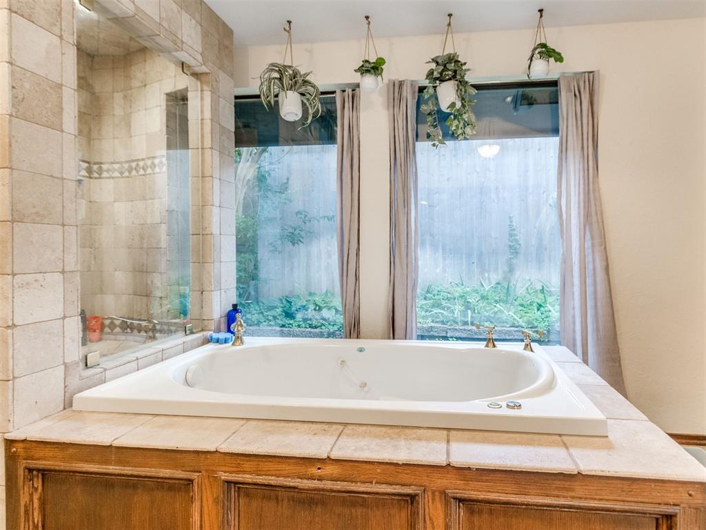 1615 Fox Hollow Ridge Property Photo 28