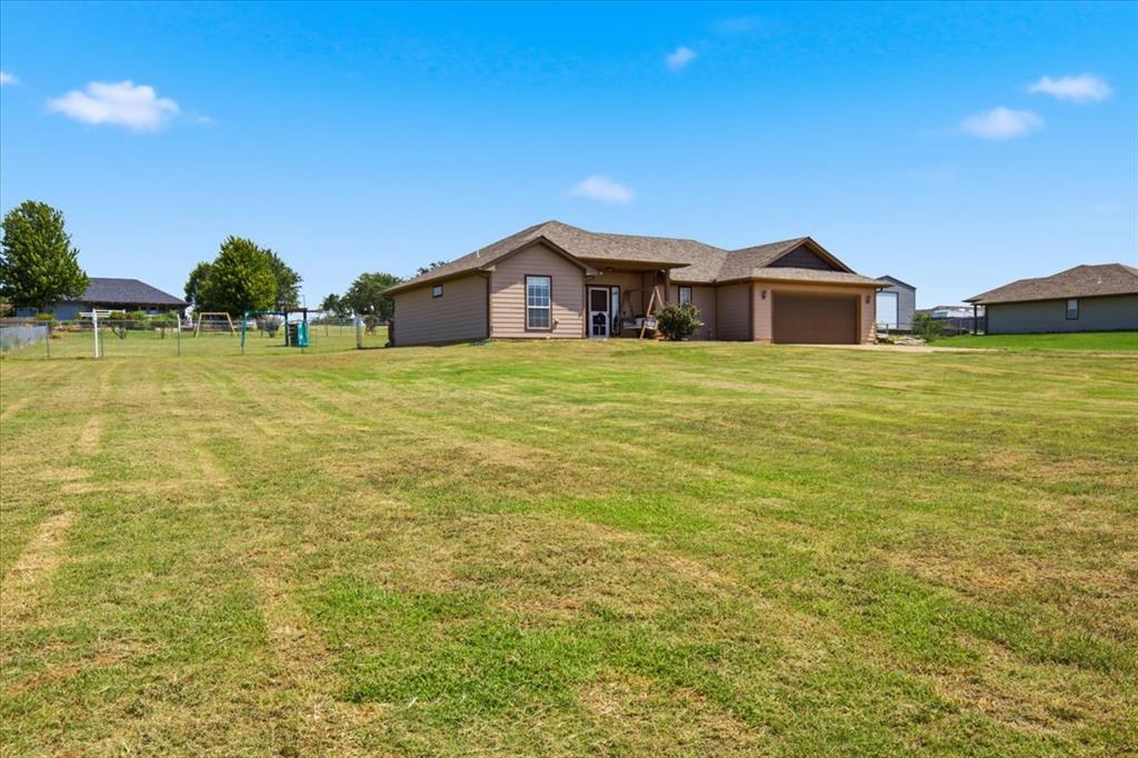 1301 Hillside Terrace Property Photo 2