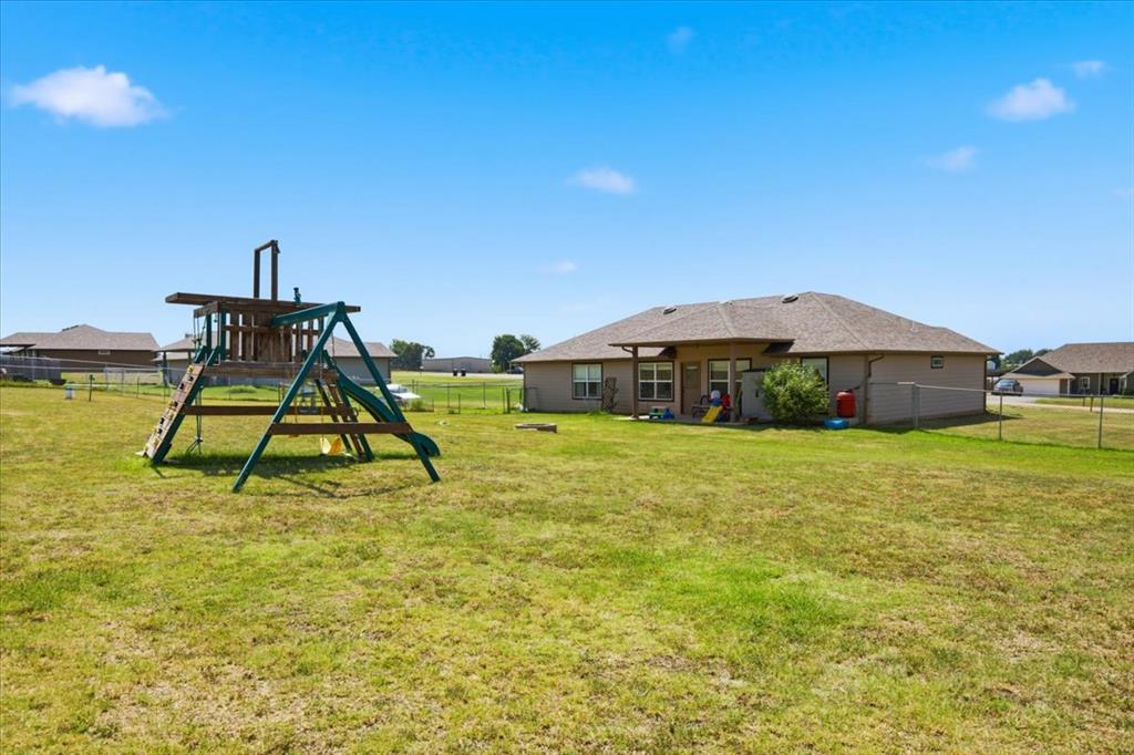 1301 Hillside Terrace Property Photo 6