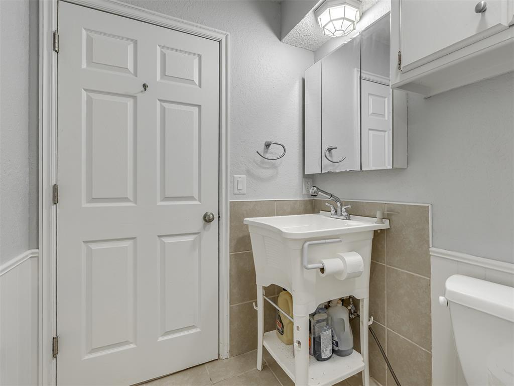 3100 N Meadowood Drive Property Photo 27