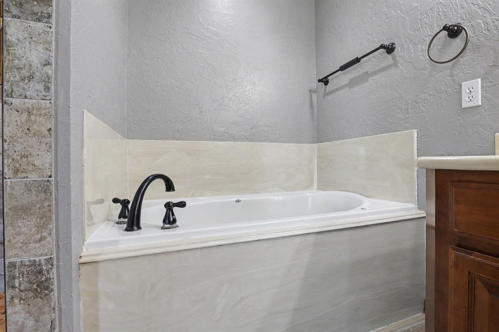 403 Scissor Tail Lane Property Photo 15