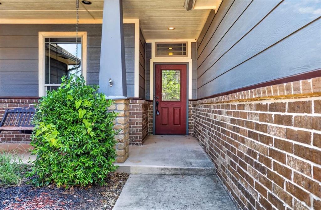 3712 Oakridge Circle Property Photo 2