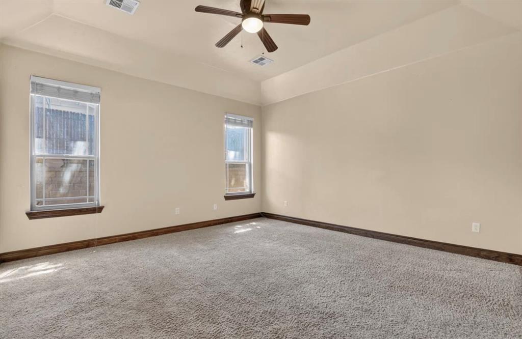 3712 Oakridge Circle Property Photo 10