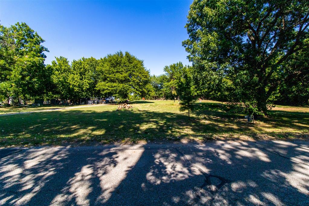 12814 Decker Drive Property Photo 2