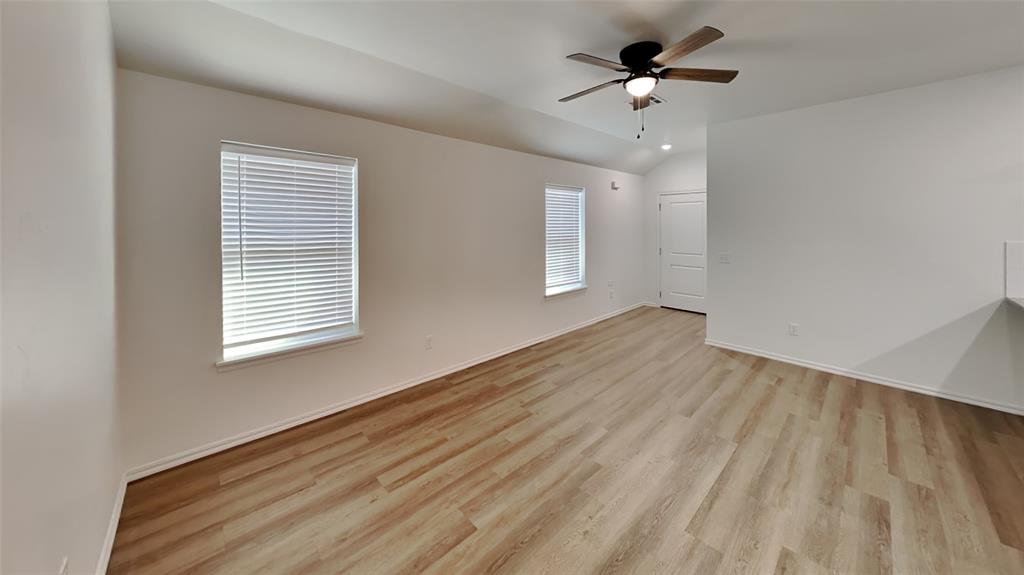 11517 University Drive Property Photo 6