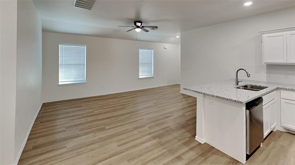 11517 University Drive Property Photo 10
