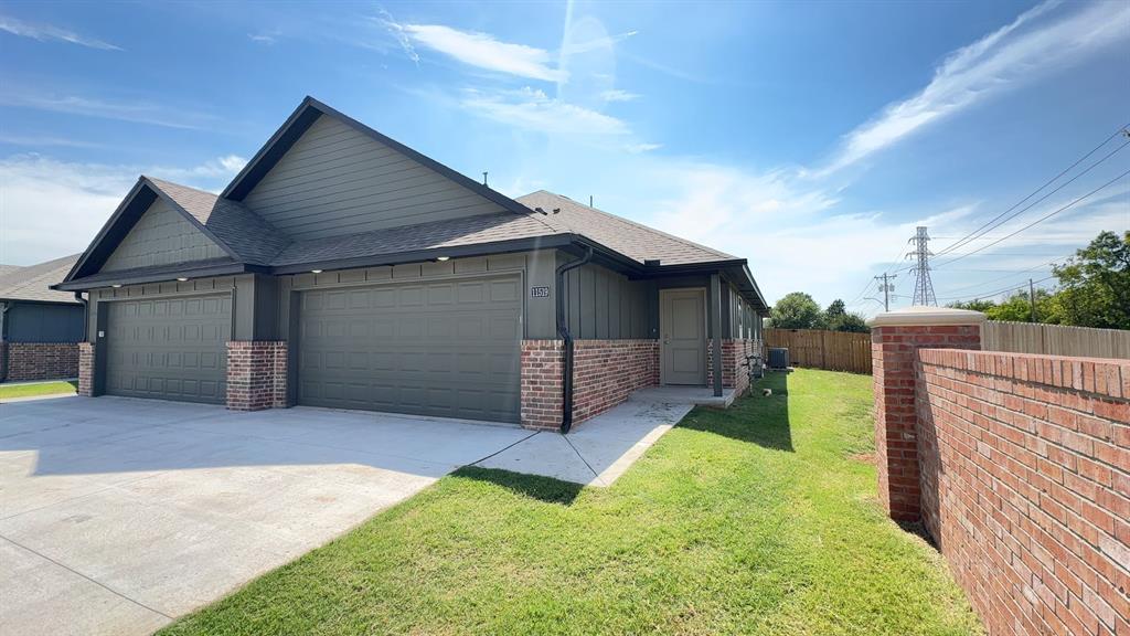 11519 University Drive Property Photo 1